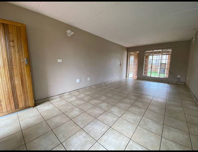 2 BEDROOM TOWNHOUSE FOR SALE IN ELARDUSPARK